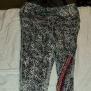 Champion leggings/yoga pants size small. Mid-rise and full length.